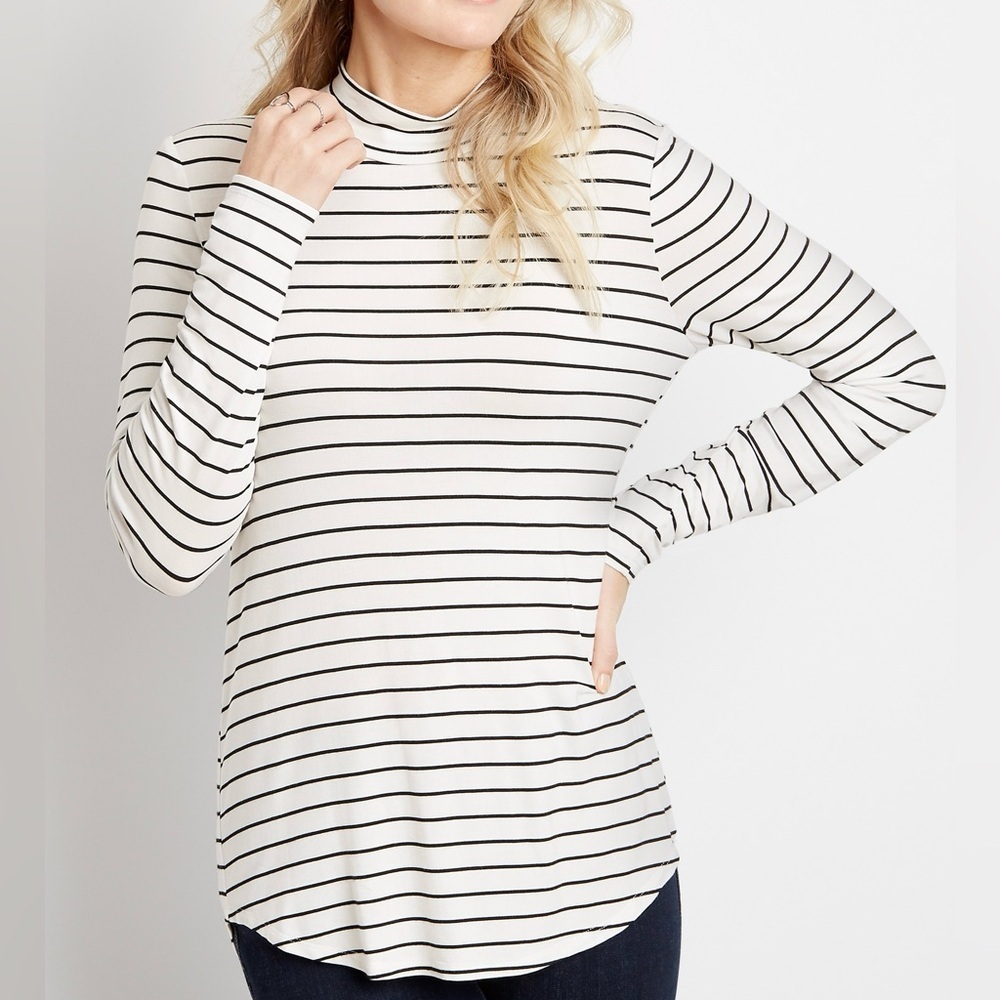 Maurices 24/7 Stripe Mock Neck Tee White & Black Long Sleeve Small Women’s